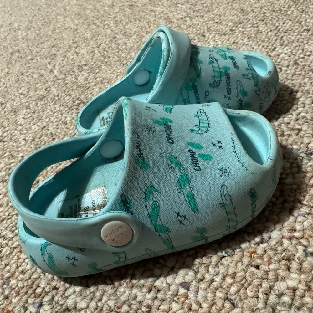 Light Teal Kids Clog Shoes with Crocodile Print